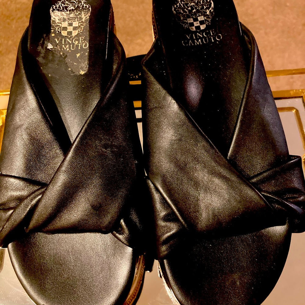 Black flip flopVince Camuto  size 10